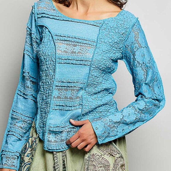 POL Tops - NWT POL Round Neck Long Sleeve Exposed Seam Top with Lace Detail